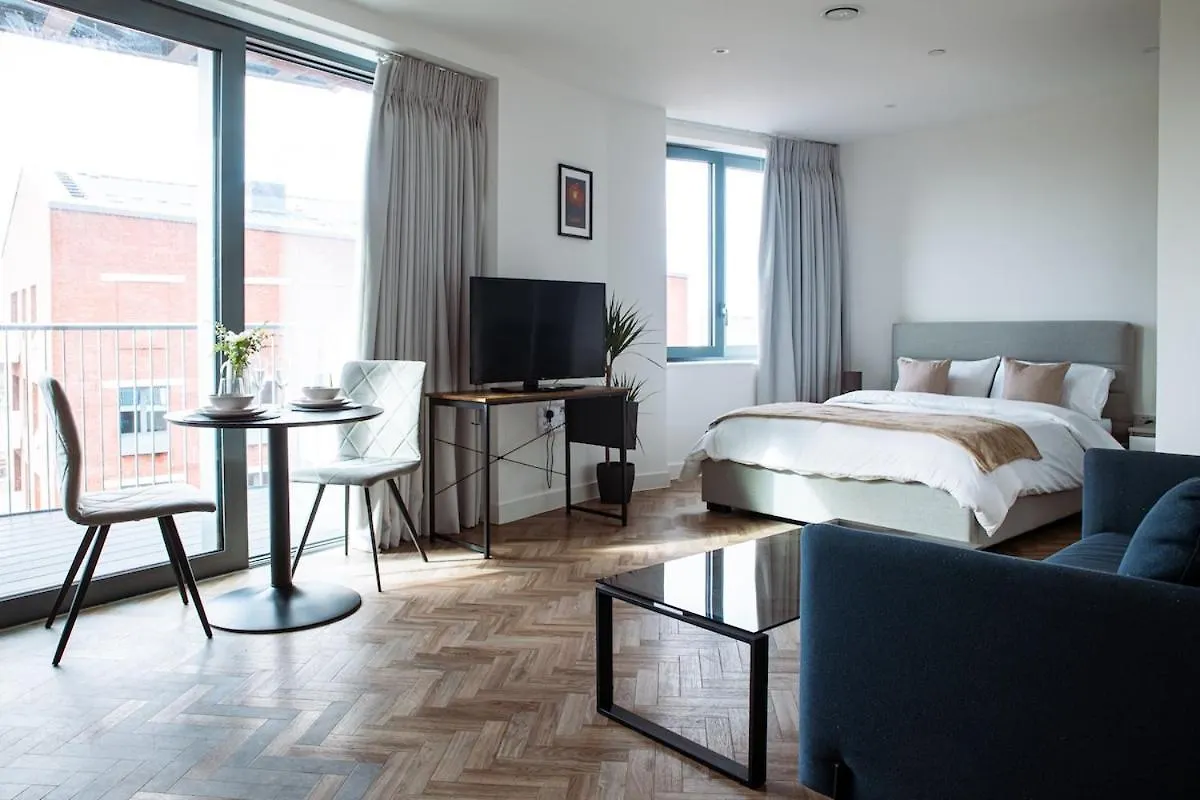 Cozy Apt Near Canary Wharf London
